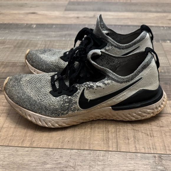 Nike React Black and Gray Running Shoes - Picture 1 of 5
